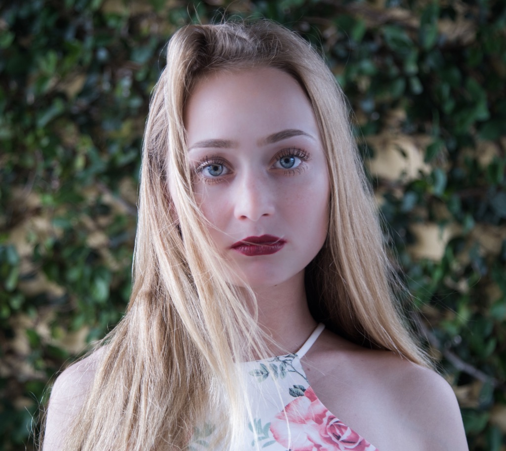 Sarah – Gray Models & Talent